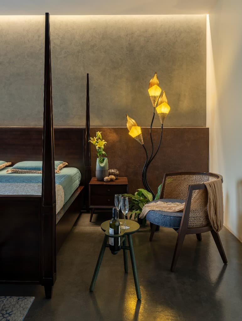 Master Bedroom Suite with Four-Poster Bed
