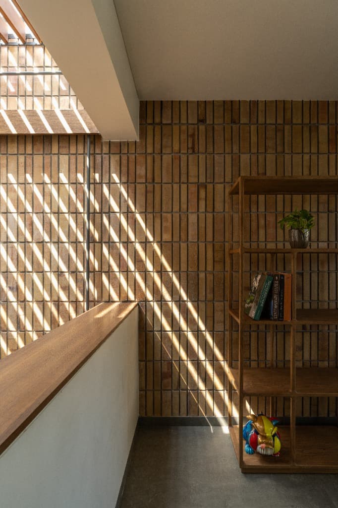Upper Reading Gallery & Kinetic Pergola Shadows