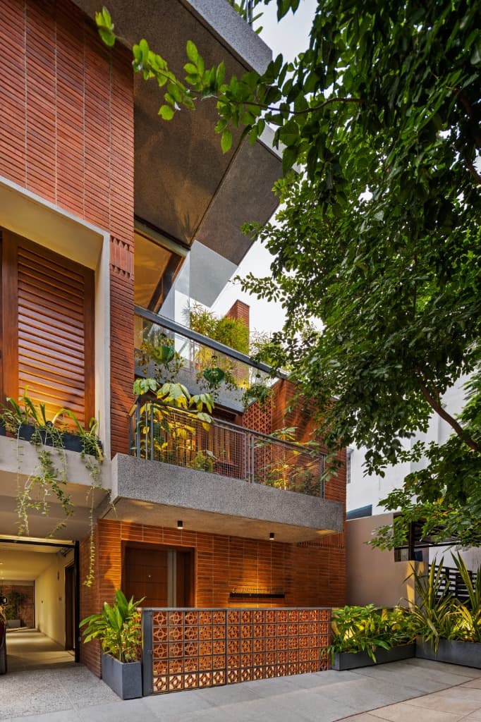 Arrival Court & Terracotta Breeze Block Screen