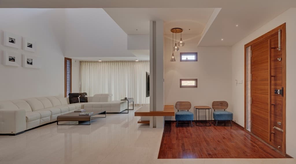 Foyer-to-Salon Panoramic Material Transition