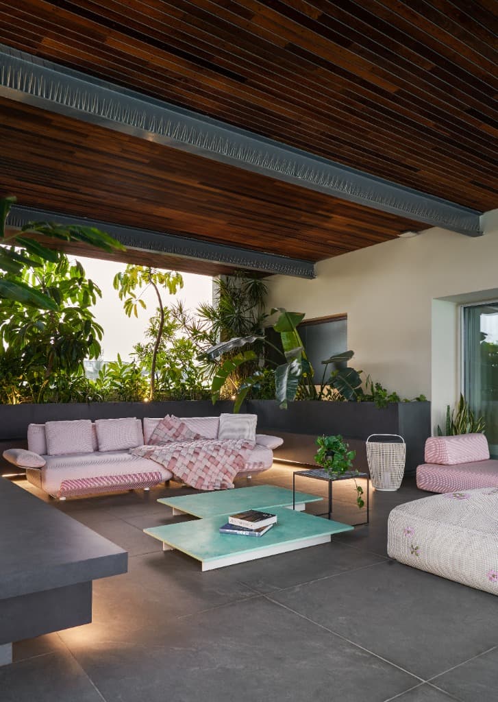 Covered Pergola Lounge & Modular Seating