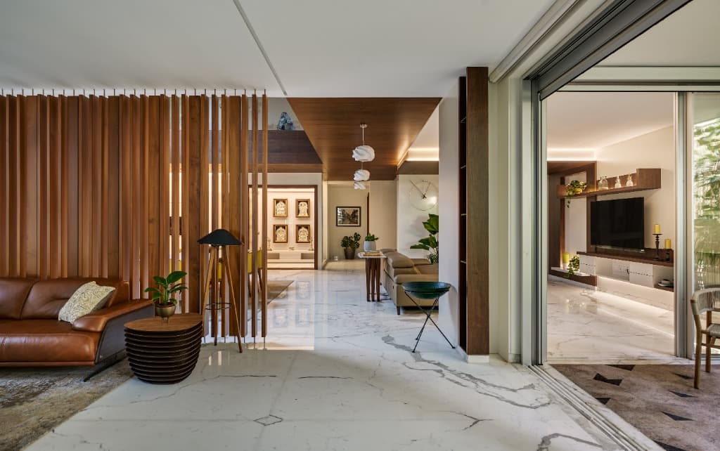 Panoramic Living & Media Lounge Threshold