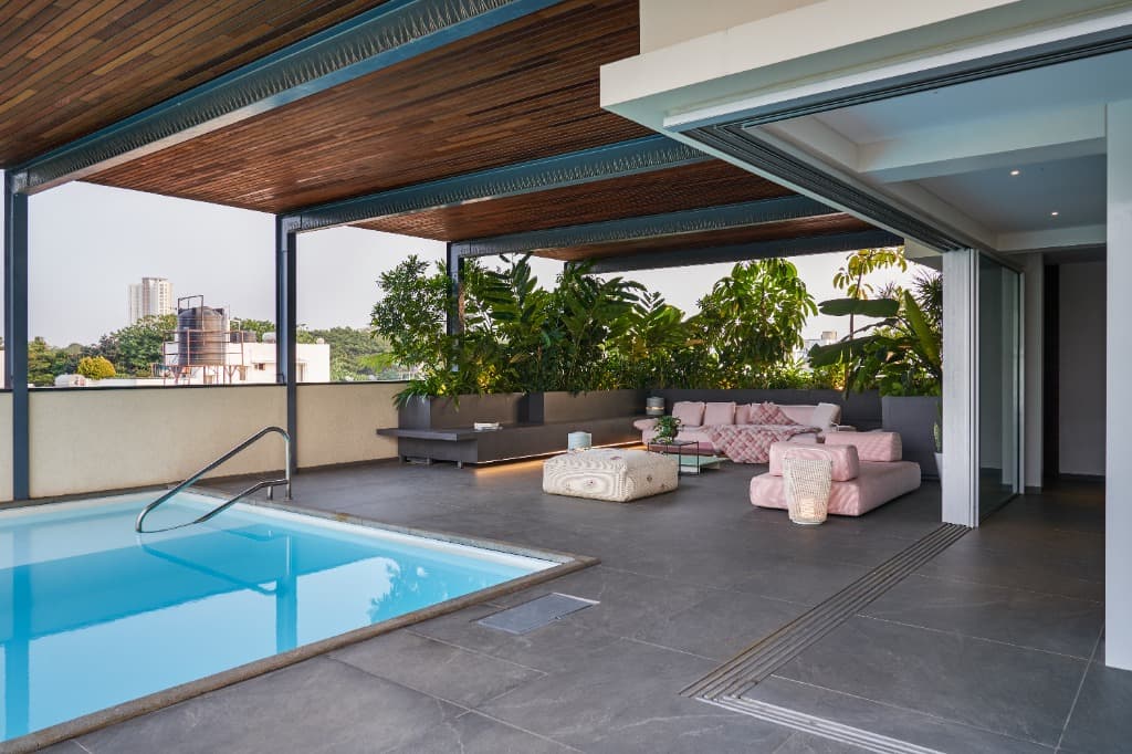 Poolside Solarium & Indoor-Outdoor Threshold