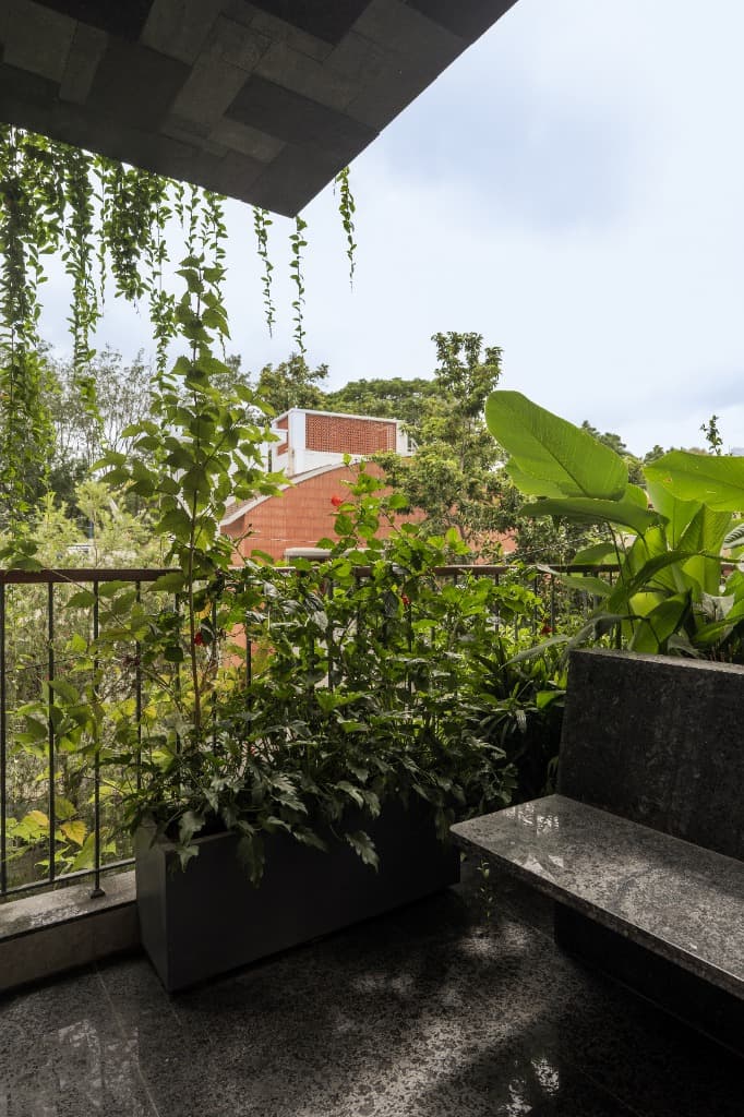 Cantilevered Terrace & Granite Bench Plinth