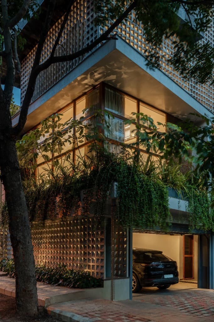 Twilight Corner Glazing & Breeze-Block Screen